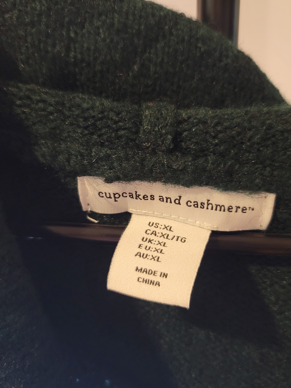 CUPCAKES and CASHMERE Snowflake Graphic Hooded Sweater Green Cozy Women's XL - Picture 3 of 7